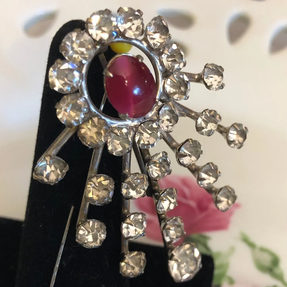 Atomic Cats‎ Eye and Rhinestone Brooch